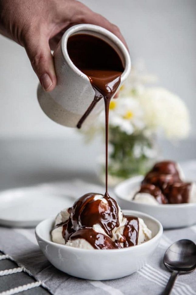 5 Minute Homemade Chocolate Sauce ⋆ Food Curation