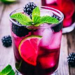 Blackberry,Lemonade,With,Lime,,And,Mint,And,Ice